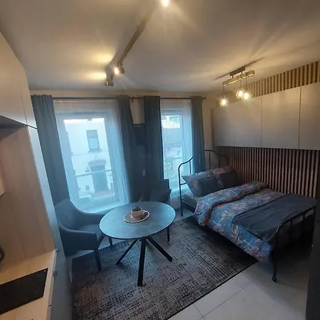 Walowa Stylowe Studio, Awg *